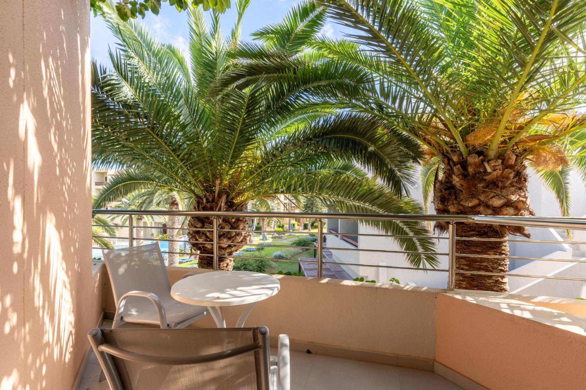 Eva Bay Hotel On The Beach - Adults Only Adelianos Kampos Exteriör bild